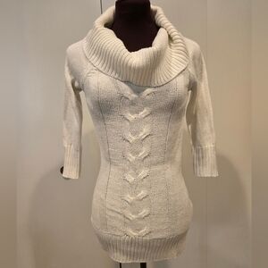 ❄️XOXO Size Small Cowl Neck Ivory Tunic Sweater with Metallic Shimmer
